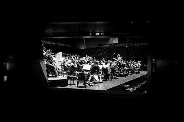 Lors d’une répétition de l’Orchestre philharmonique de Luxembourg sous la direction d’Emmanuel Krivine, en octobre 2011 dans la