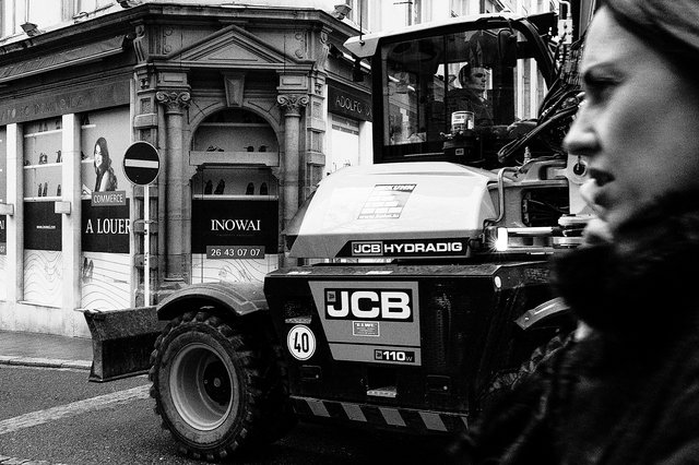 L’ancienne boutique de prêt-à-porter Adolfo Dominguez au croisement de la rue du Curé et de la rue du Fossé. Un espace vacant st