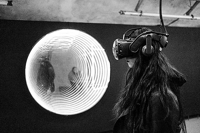 Au pavillon de réalité virtuelle au Neimënster