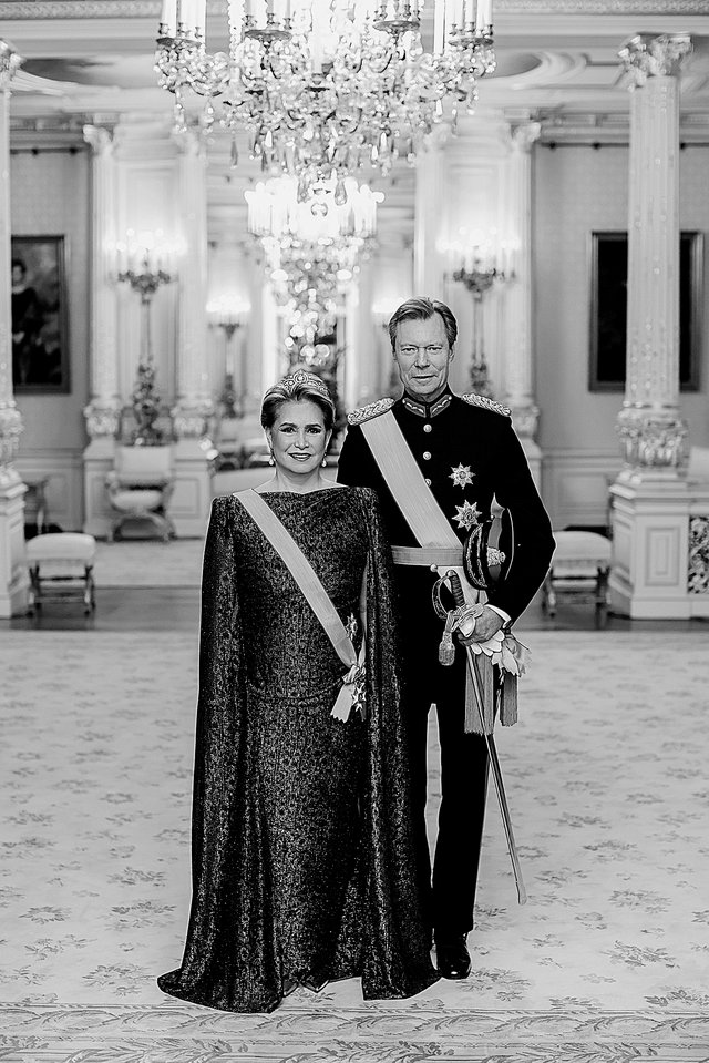 La photo officielle du couple grand-ducal, publiée mardi pour la saint-Valentin et le 42e anniversaire de mariage de Maria-Tere