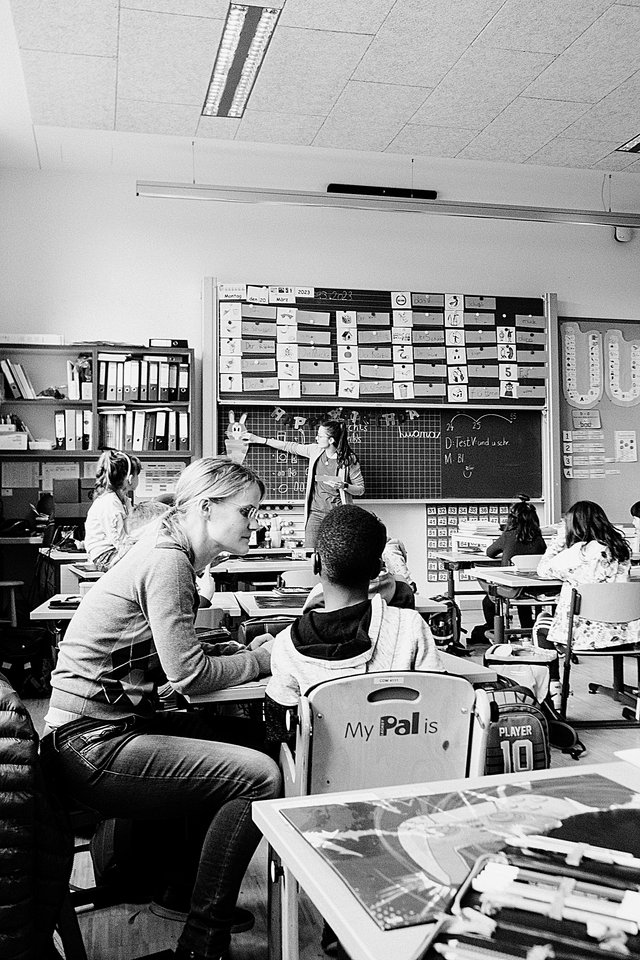 Mehr als  130 000 Schüler/innen drücken ab heute wieder die Schulbank