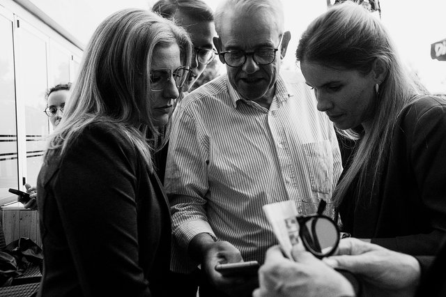 Alexandra Schoos (rechts) und ihr Vater Jean Schoos am Wahlabend im The Spot