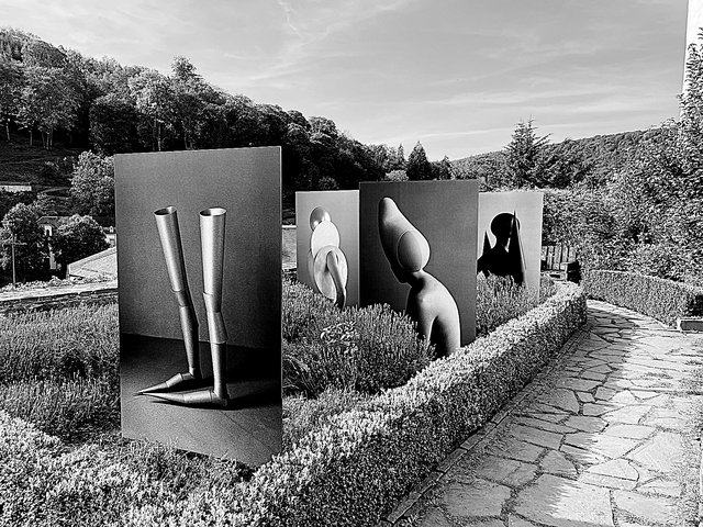 Body is Reality, photos de Tina Lechner, au Jardin du château