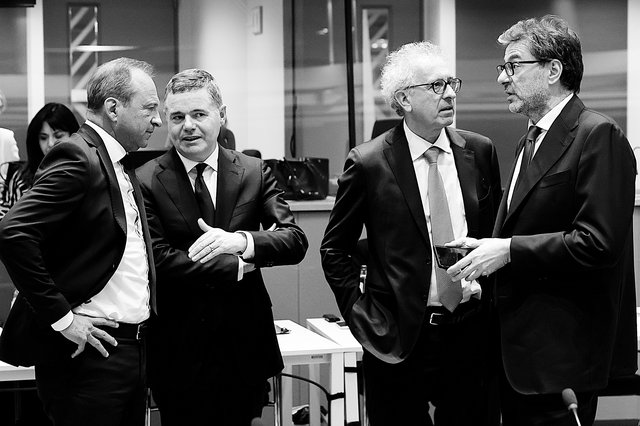 Premier Eurogroupe pour Gilles Roth (CSV), ici en discussion avec son président irlandais Paschal Donohoe