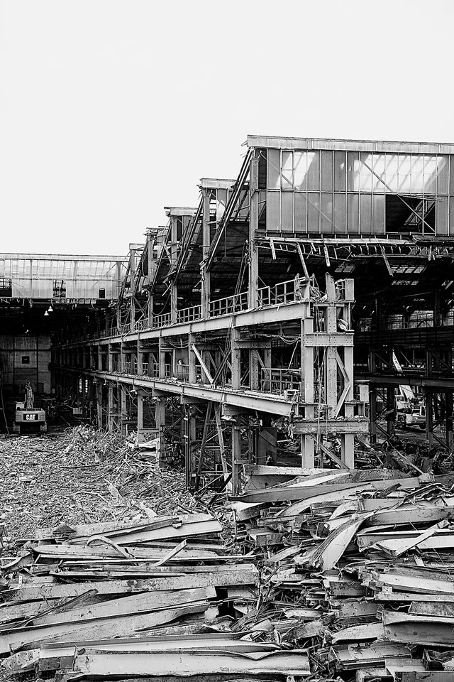 Tourisme de chantier, début juillet sur le pont piéton reliant la gare centrale à Bonnevoie