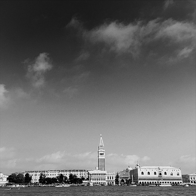 La Piazza San Marco vue de la lagune